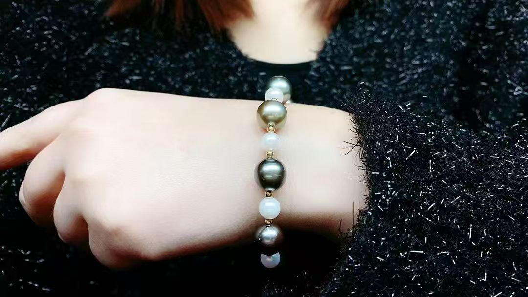 akoya-tahitian-bracelet-5 Akoya & Tahitian Pearl Adjustable Bracelet - Image 5
