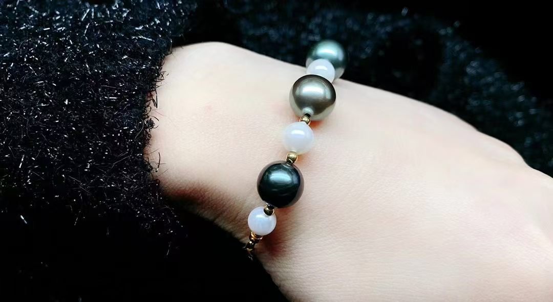 akoya-tahitian-bracelet-6 Akoya & Tahitian Pearl Adjustable Bracelet - Image 6